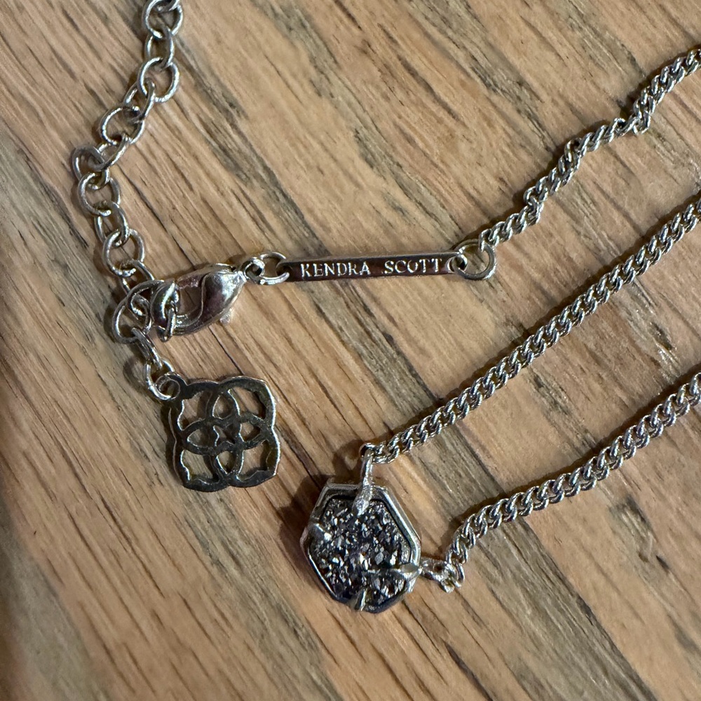 Kendra Scott Silver Pendant Necklace